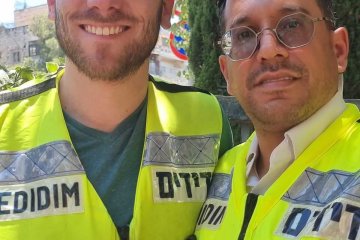 קטמון: טבעת נלכדה באצבעה של אישה וחולצה בשלום על־ידי מתנדבי ידידים • “תקופה של קירוב לבבות באהבת חינם”