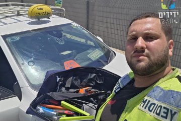 בית־שמש: קבוצת כלבים ננעלה בשגגה במונית וחולצו בשלום על ידי מתנדב ידידים • “ננעלו בדרכם לטיפול ווטרינרי”