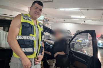 ראשון לציון: תינוק ננעל ברכב בשגגה וחולץ על ידי מתנדבי ידידים • “סיפוק עצום להכנס לשבת עם תחושת שליחות שכזו”