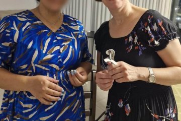 גבעת שמואל: טבעת נתקעה סביב אצבעה של אישה, מתנדבת ידידים חילצה אותה בשלום • “הבעל הביע את רצונו להתנדב בארגון”