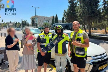 ארנונה: תינוקת ננעלה לבדה ברכב וחולצה בשלום על־ידי מתנדבי ידידים