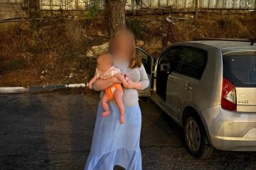 תלפיות: תינוק ננעל לבדו ברכב וחולץ בשלום על־ידי מתנדב ידידים