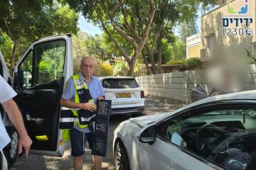 פתח תקווה: שני ילדים ננעלו ברכב בשגגה לעיני סבתם, מתנדבי ידידים חילצו אותם בשלום • “בכל פעם שאתה שותף להצלת חיים, תחושת הסיפוק גדולה”