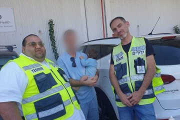 תנובות: פעוט ננעל ברכב בשגגה, מתנדבי ידידים חילצו אותו בשלום • בידידים קוראים להורים לאמץ “כלל מפתח”