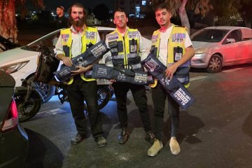 אשדוד: ילד נשכח ברכב, מתנדבי ידידים חילצו אותו בשלום • ״מבט לאחור מציל חיים״ • צפו 🎥