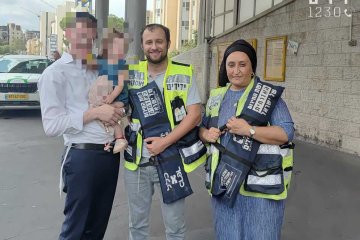 רמת אשכול: פעוטה ננעלה לבדה ברכב וחולצה בשלום על־ידי מתנדבי ידידים • “המתנדבת הופיעה במהירות ומצויידת בהתאם”