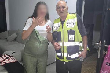 שדרות: טבעת נתקעה באצבעה של גברת – מתנדב ידידים חילץ אותה בשלום • ״ידידים הצילו אותי״ • צפו 🎥
