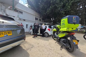 רמת גן: תינוק ננעל בשגגה ברכב, מתנדב ידידים חילץ אותו בשלום • בידידים קוראים להורים לאמץ “כלל מפתח”