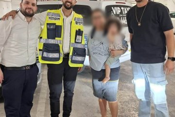 חריש: תינוק ננעל ברכב בשגגה וחולץ על ידי מתנדבי ידידים