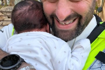 בת עין: תינוקת ננעלה לבדה ברכב וחולצה בשלום על־ידי מתנדב ידידים