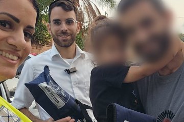 חדרה: פעוט ננעל בשגגה ברכב, מתנדבי ידידים חילצו אותו בשלום • בידידים קוראים להורים לאמץ “כלל מפתח”