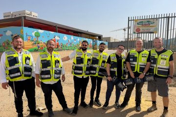 אופקים: תינוק ננעל בשגגה ברכב, מתנדבי ידידים חילצו אותו בשלום • ״אתם פשוט מדהימים״