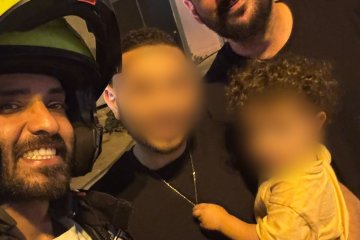 פתח תקווה: פעוט ננעל בשגגה ברכב, מתנדבי ידידים חילצו אותו בשלום • “בסיעתא דשמייא התגברתי על התקלה בערכה וחילצתי תוך דקה”