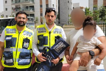 נתיבות: ילדה ננעלה בשגגה ברכב, מתנדבי ידידים חילצו אותה בשלום • ״זכות לחלץ ילדה בצהרי יום חם״