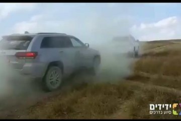 גראנד צ׳ירוקי Vs. לנד קרוזר • צפו בתוצאה