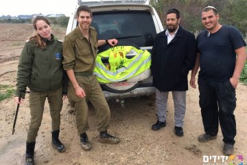 ניצנים: יחידת הג׳יפים של ידידים מחלצת ג׳יפ סופה צה״לי ששקע בשטח • צפו​